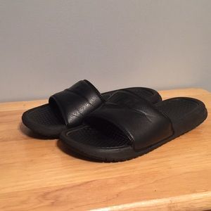 NIKE SLIDES SIZE 6 GREAT CONDITION